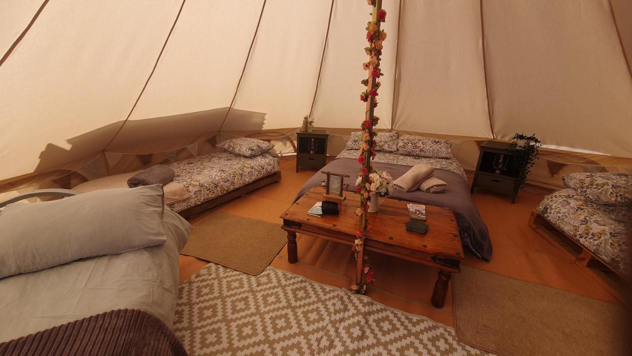 Готель Calon Y Goedwig Glamping Лландовері Екстер'єр фото
