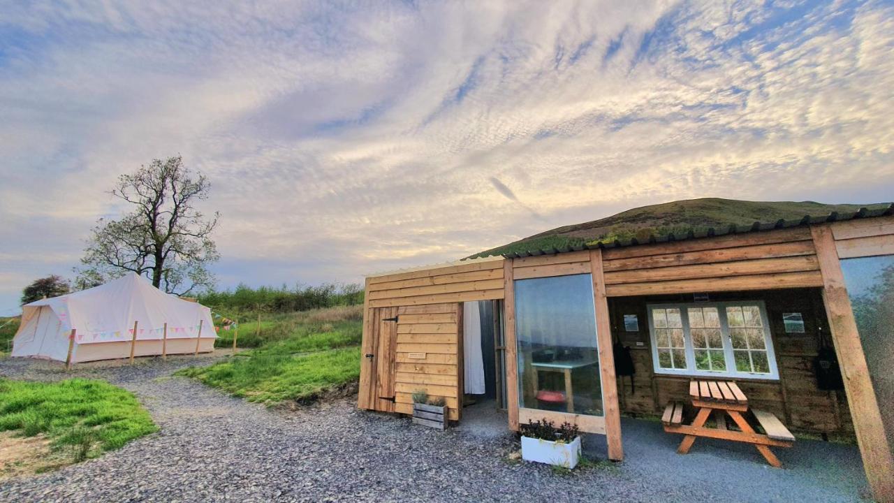 Готель Calon Y Goedwig Glamping Лландовері Екстер'єр фото