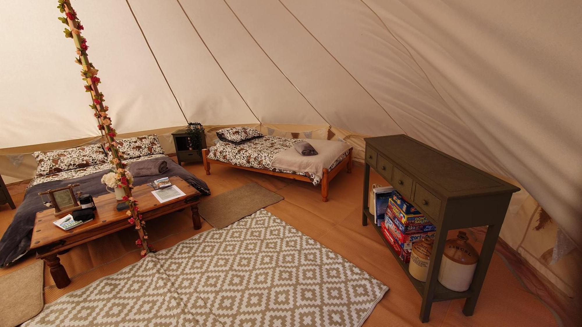 Готель Calon Y Goedwig Glamping Лландовері Екстер'єр фото
