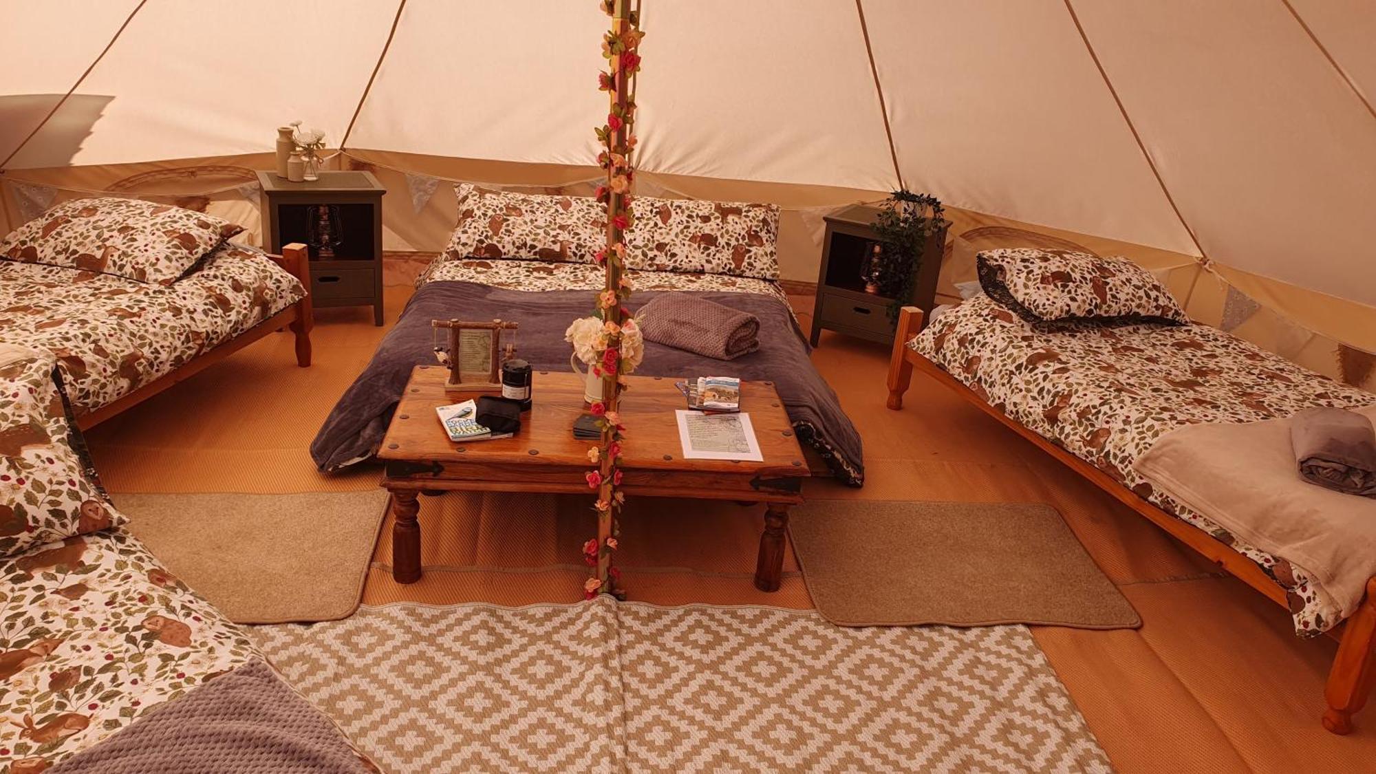 Готель Calon Y Goedwig Glamping Лландовері Екстер'єр фото