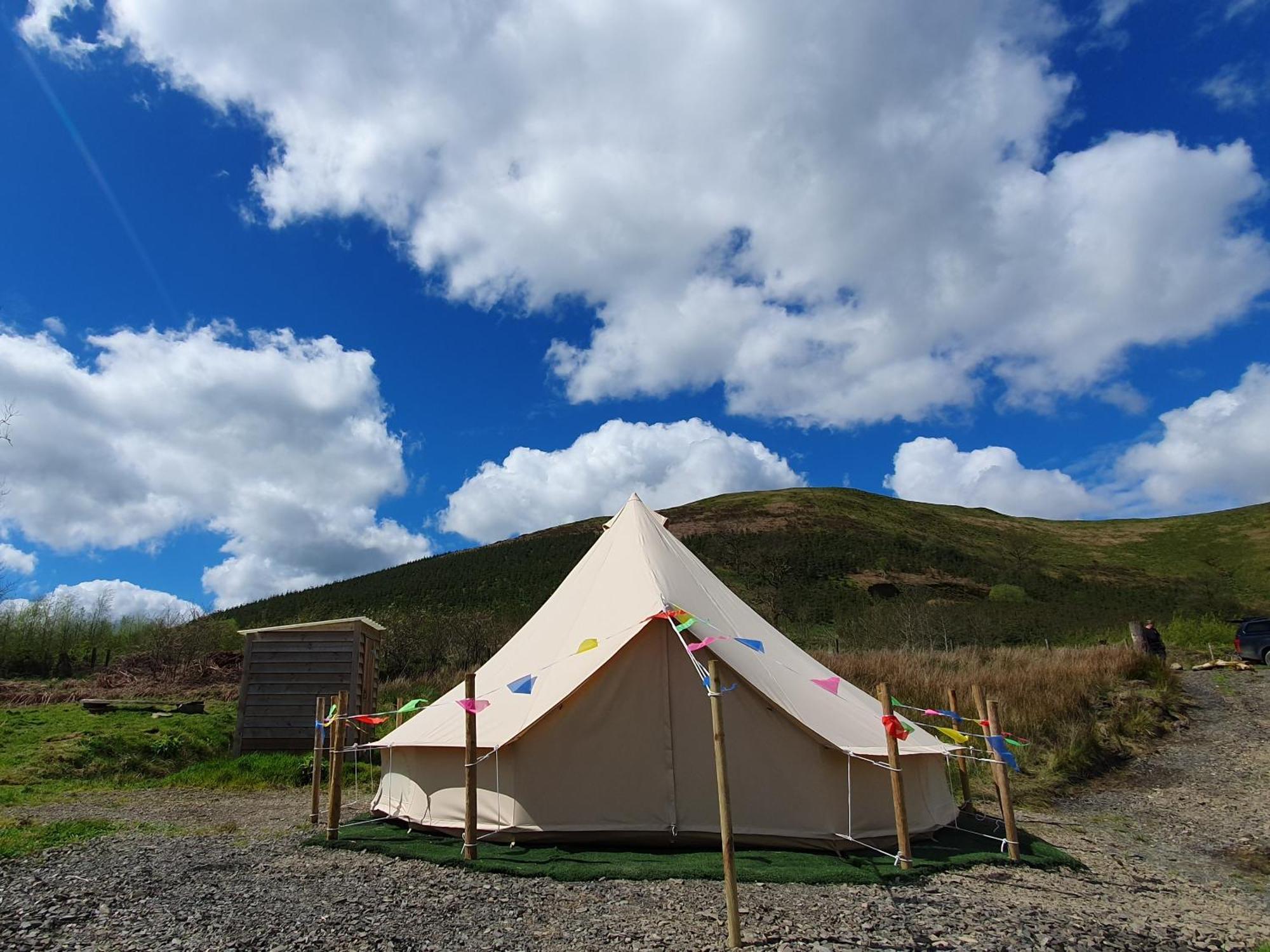 Готель Calon Y Goedwig Glamping Лландовері Екстер'єр фото